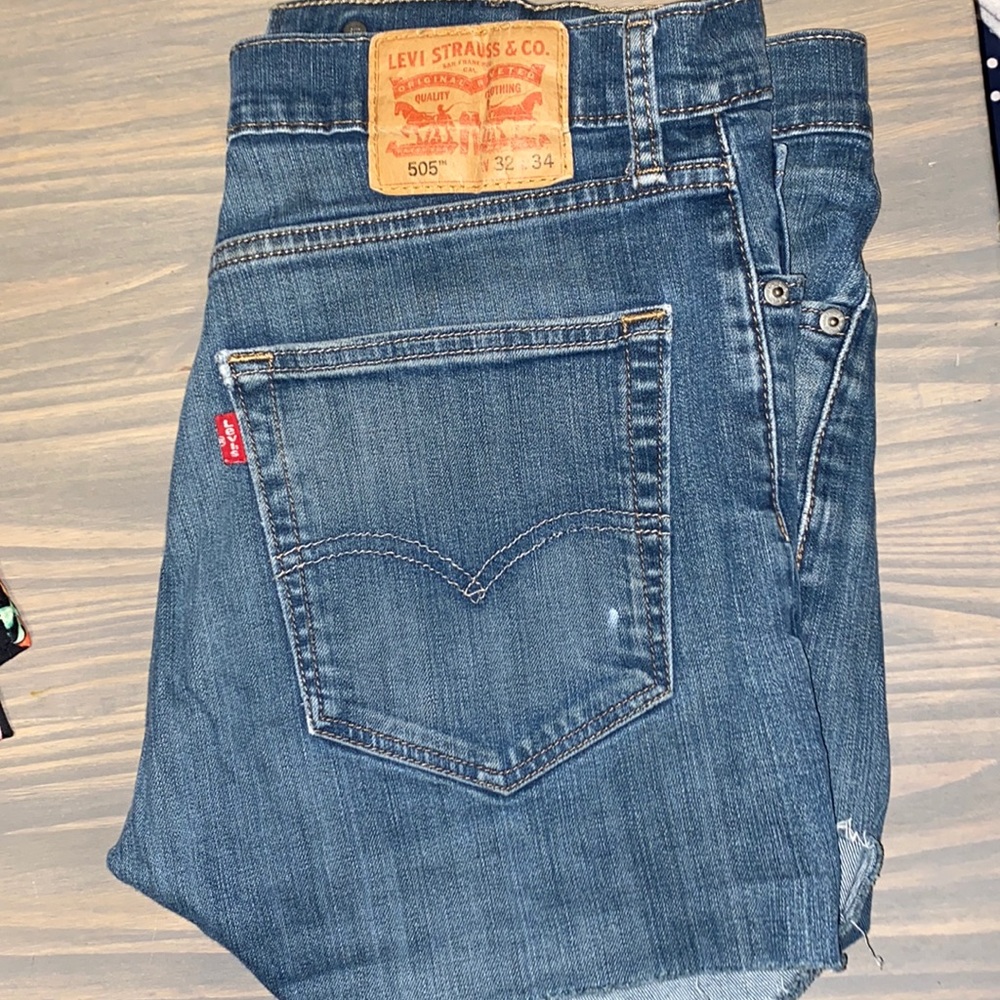 Levi’s cutoffs